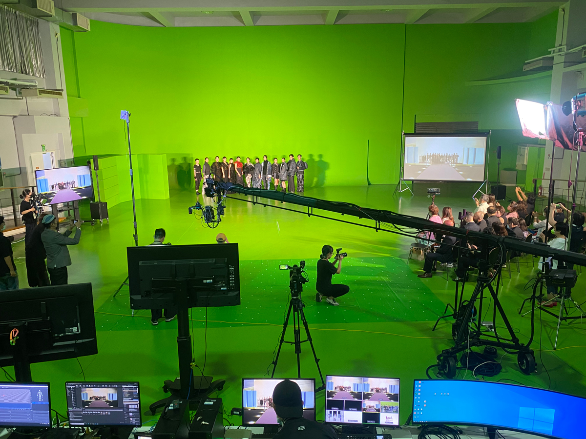 嶺東科大數媒系「即時合成特效攝影棚」擁有全世界最新的虛擬攝影棚設備與專業技術師資。