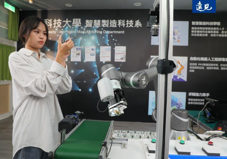 圖／嶺東科大以現代工業4.0為軸心成立資訊學院「智慧製造科技系」。蘇義傑攝。