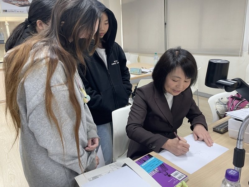 淺井織香老師親授表現技法。 