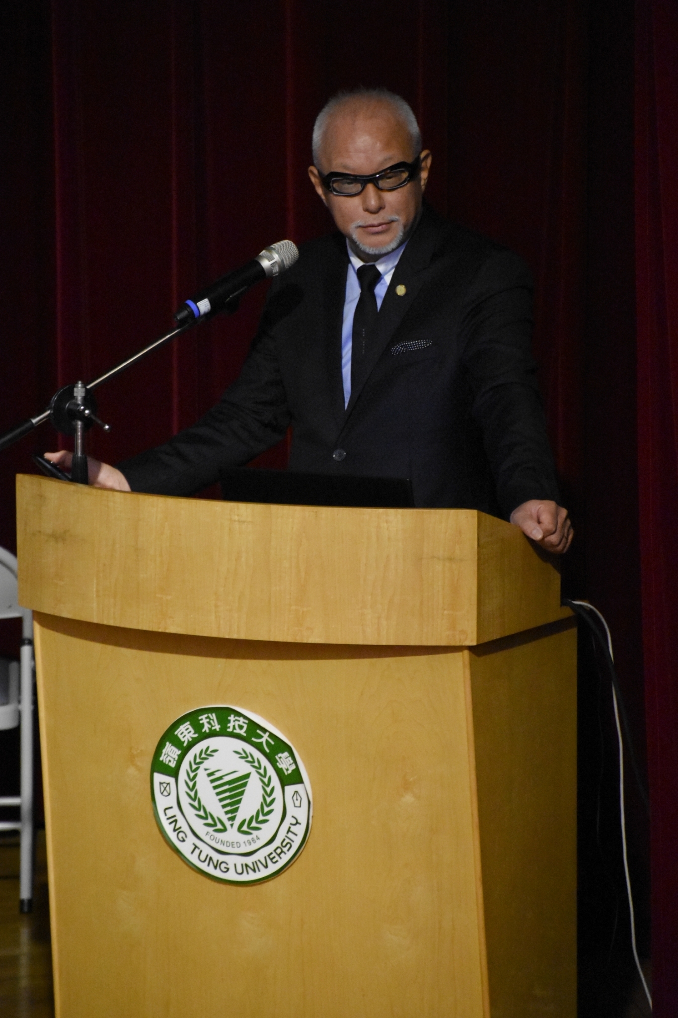 日本上田安子服飾專門學校田島等校長演講