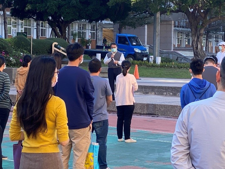 校長全程參與防疫教育訓練及演練,並宣示共同守護校園健康環境