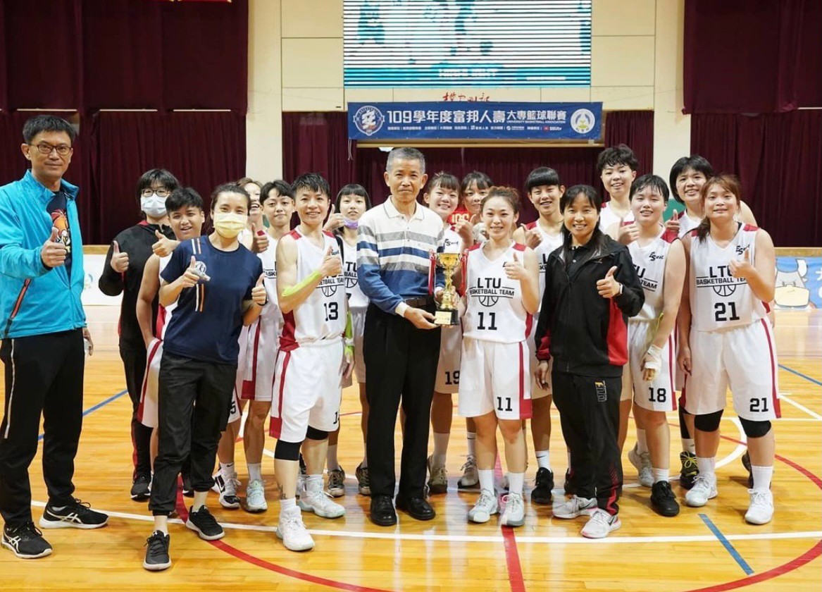 女籃大合照