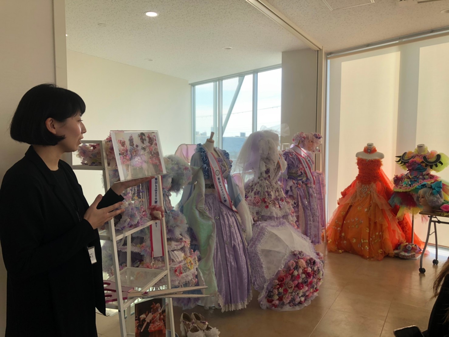 參觀該校學生精彩作品