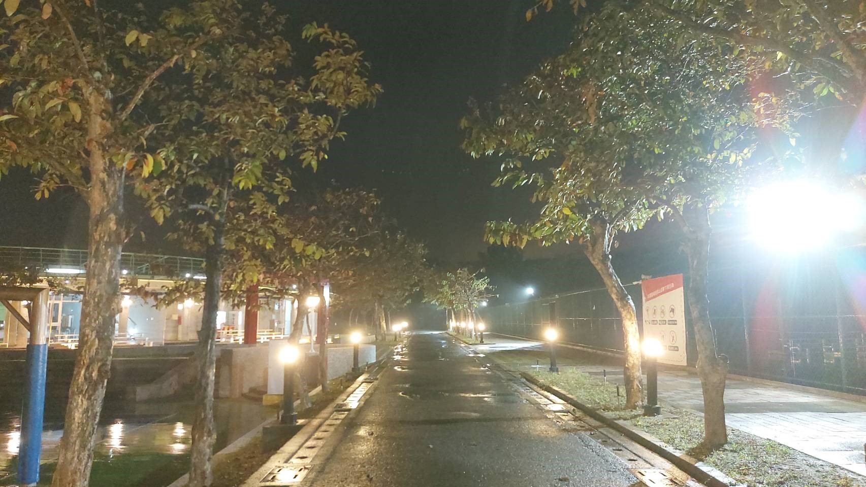 ▲球場服務中心前E道路至一心樓宿舍