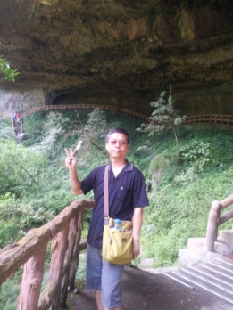 張志忠簡歷