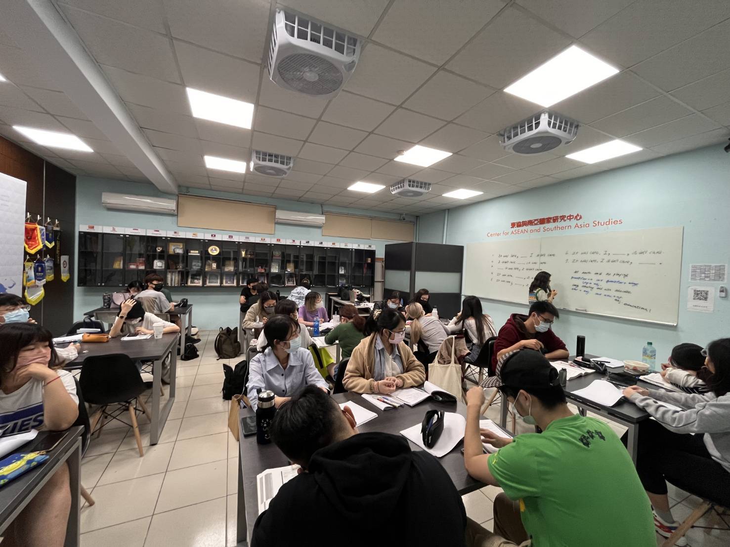 嶺東科大國際處開設雅思英文考照免費輔導課程
