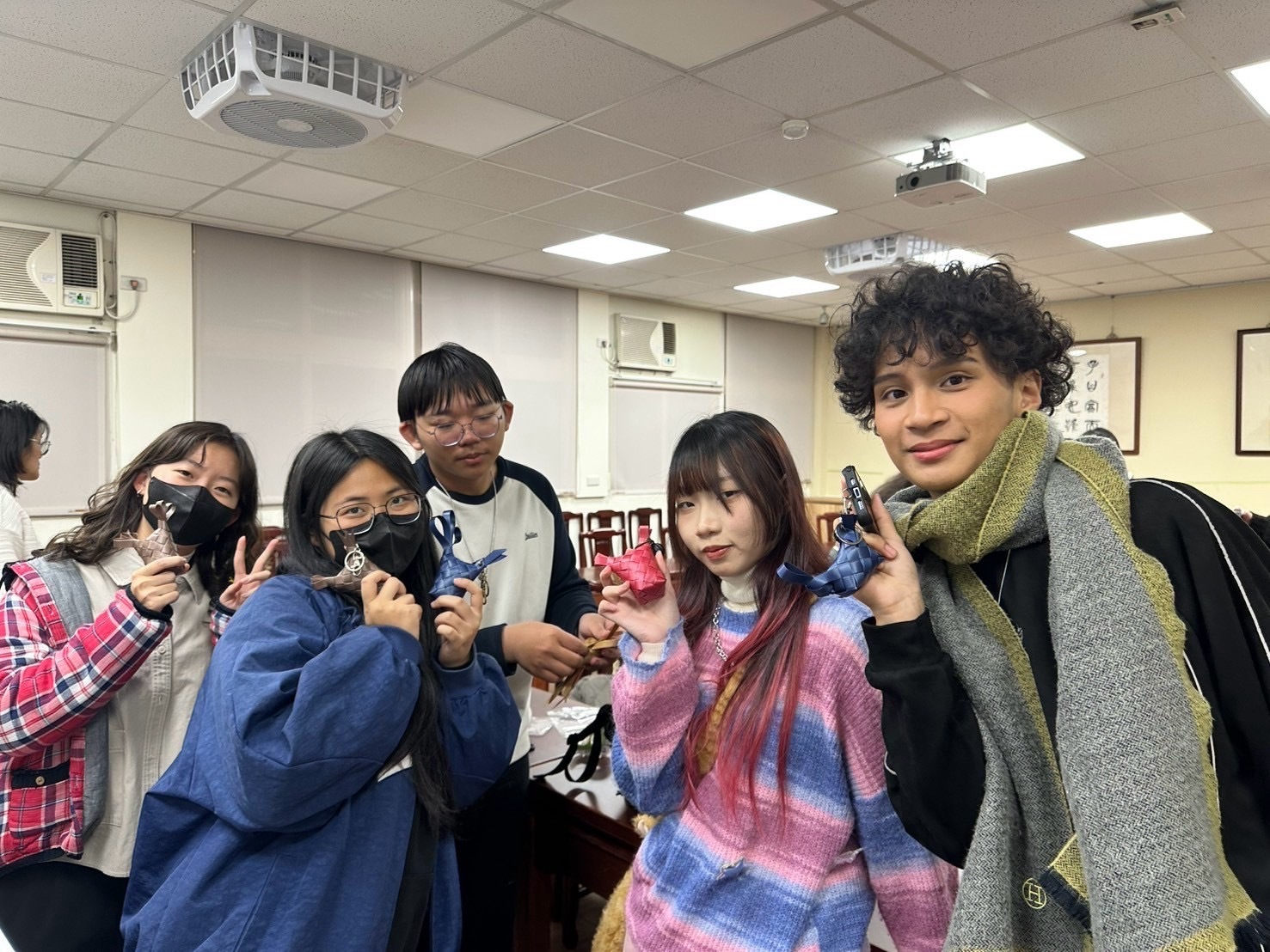 嶺東科大原資中心「學做情人粽」體驗阿美族智慧