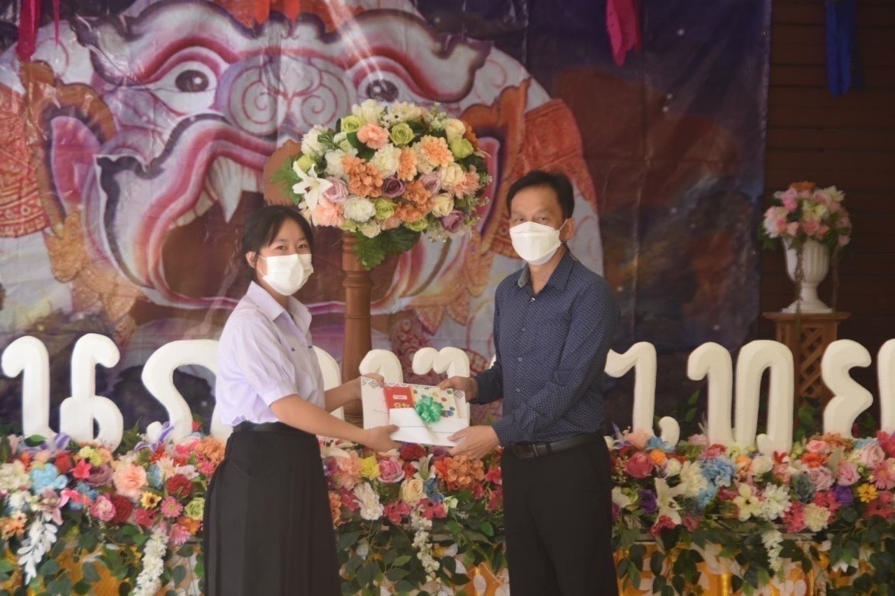 國企系僑生閆信心榮獲勞委會頂尖僑生百萬獎學金。