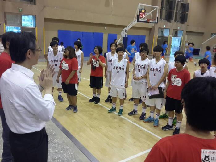 陳副校長嘉勉學生